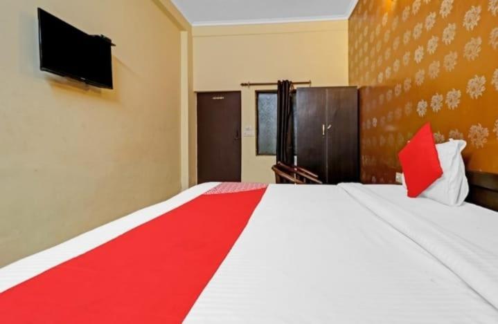 The Hotel Grace Place Inn New Delhi Exterior photo