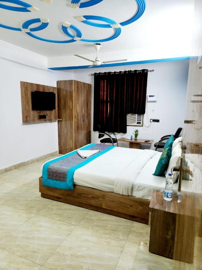 The Hotel Grace Place Inn New Delhi Exterior photo